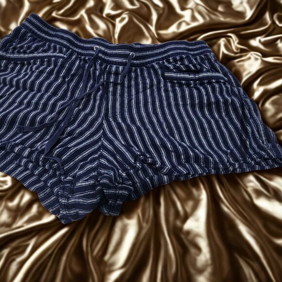 Gap Shorts, Size L: Blue and White Stripe - Like New - Picture 1 of 4